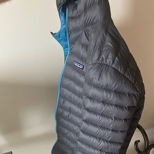 Patagonia Gray Puffer Jacket with Blue Trim